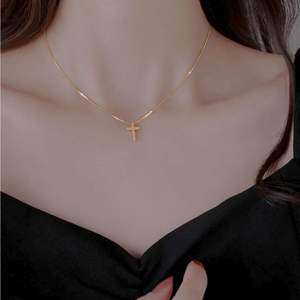 SHEIN Gold Cross Dainty Chain Necklace